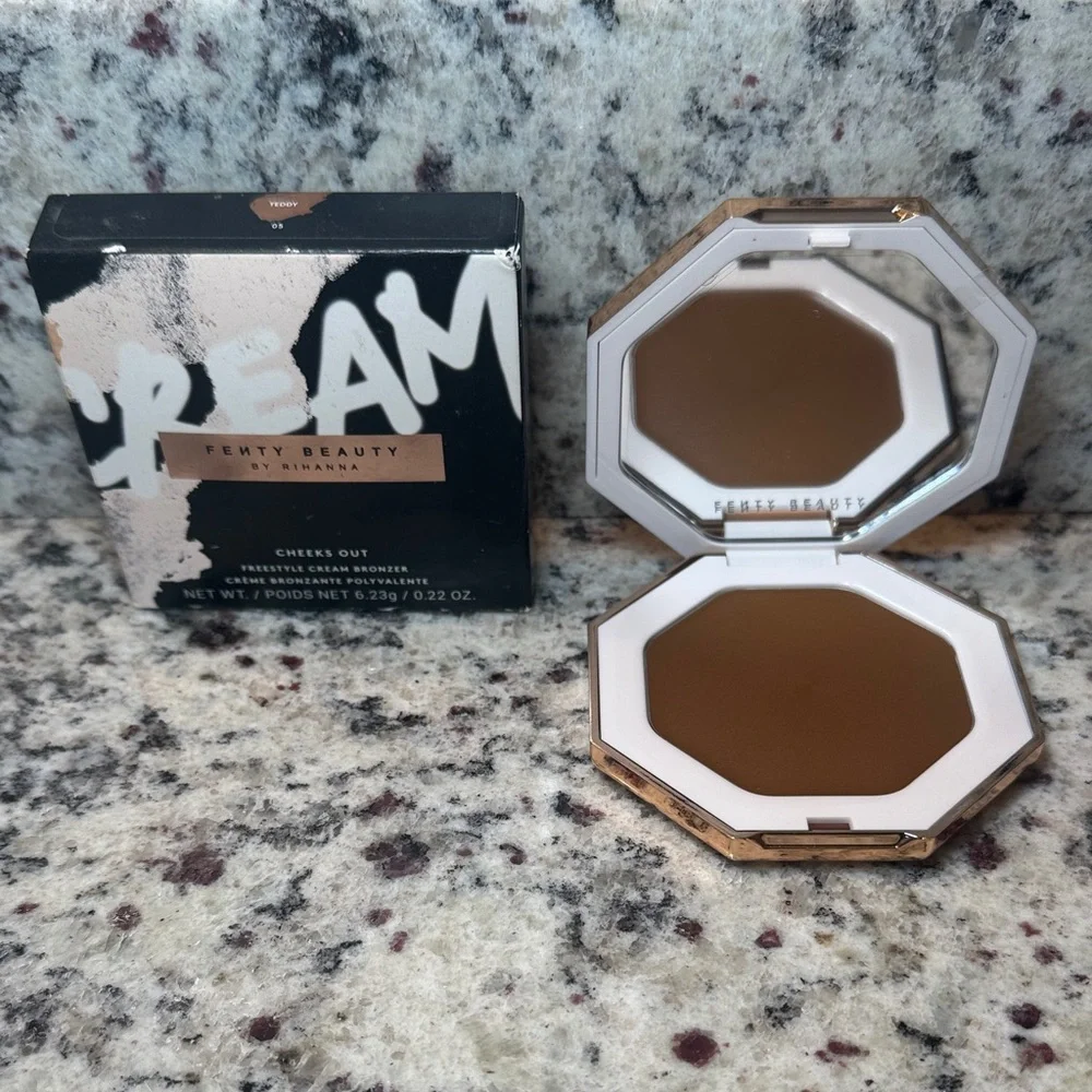Fenty Beauty Teddy Cheeks Out Freestyle Cream Bronzer